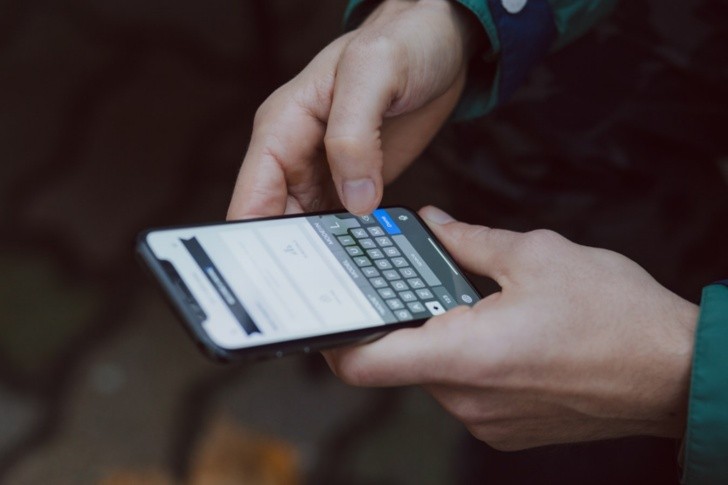 Text messages. Photo: Unsplash